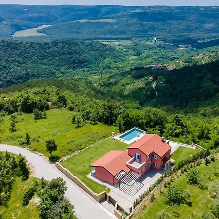Casa de Férias Rainis Hill