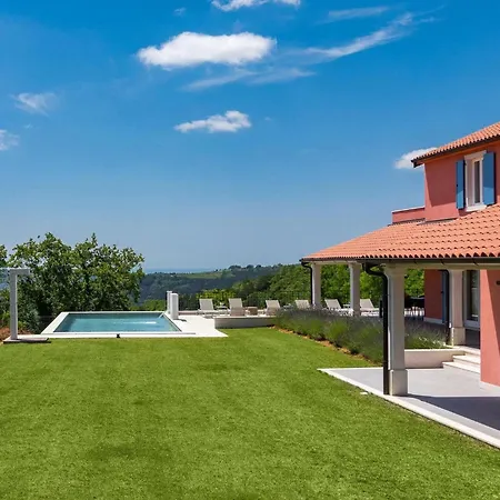 Rainis Hill Casa de Férias